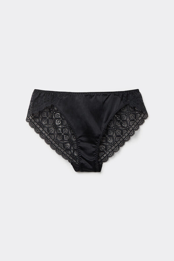 Bikinitrosor i spets och siden Bikinitrosor i spets och siden