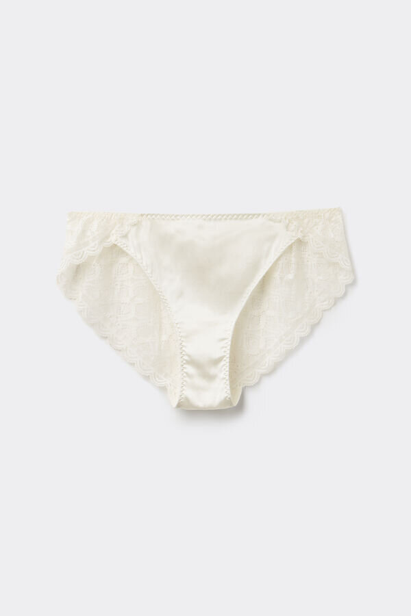 Bikinitrosor i spets och siden Bikinitrosor i spets och siden