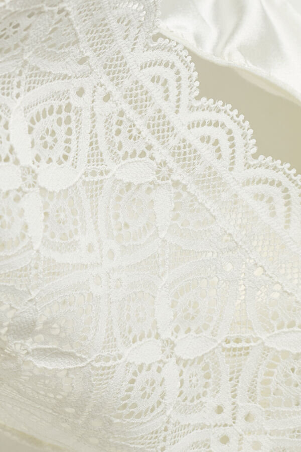 Bikinitrosor i spets och siden Bikinitrosor i spets och siden