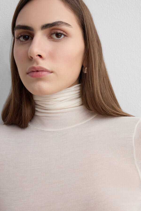 Bodysuit med hög krage i ultralätt modal och kashmir Bodysuit med hög krage i ultralätt modal och kashmir