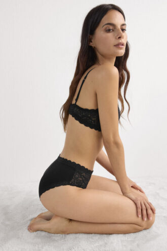 Bomullstrosor med spets