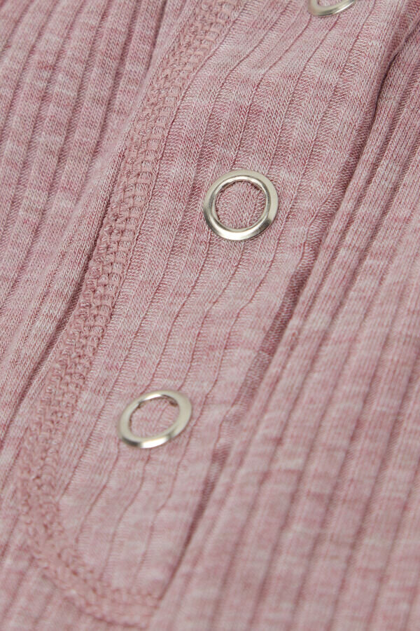 Chica och bekväma långbyxor i modal Chica och bekväma långbyxor i modal