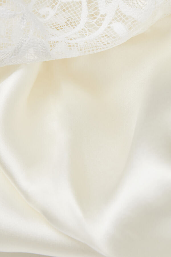 Ethereal Embrace lång nattklänning i siden Ethereal Embrace lång nattklänning i siden