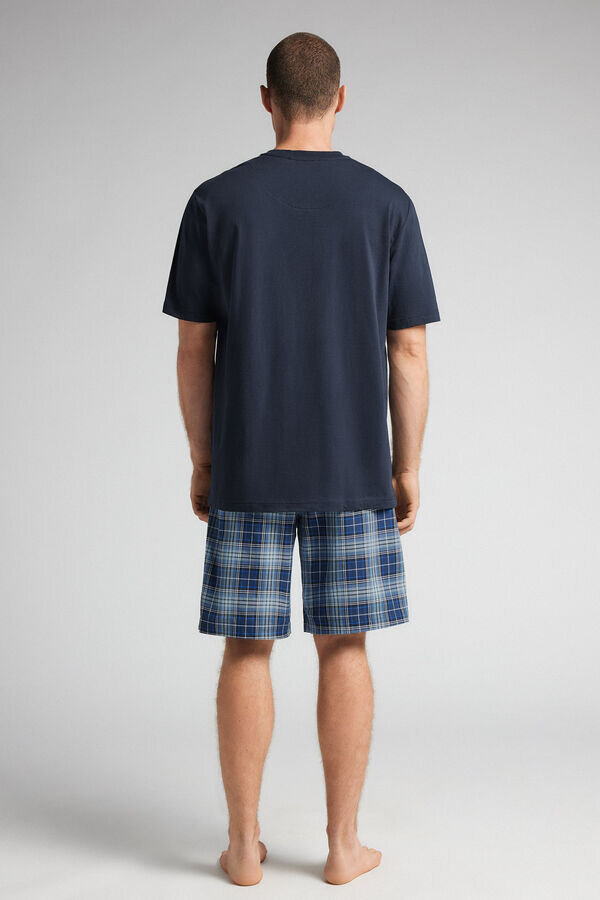 Kort pyjamas i bomullstyg med rutmönster Kort pyjamas i bomullstyg med rutmönster