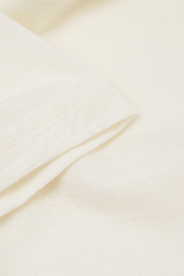 Kortärmad T-shirt i stretchig merinoull Kortärmad T-shirt i stretchig merinoull