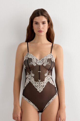 Lace Bodysuit i tyll och spets med vackra blommor