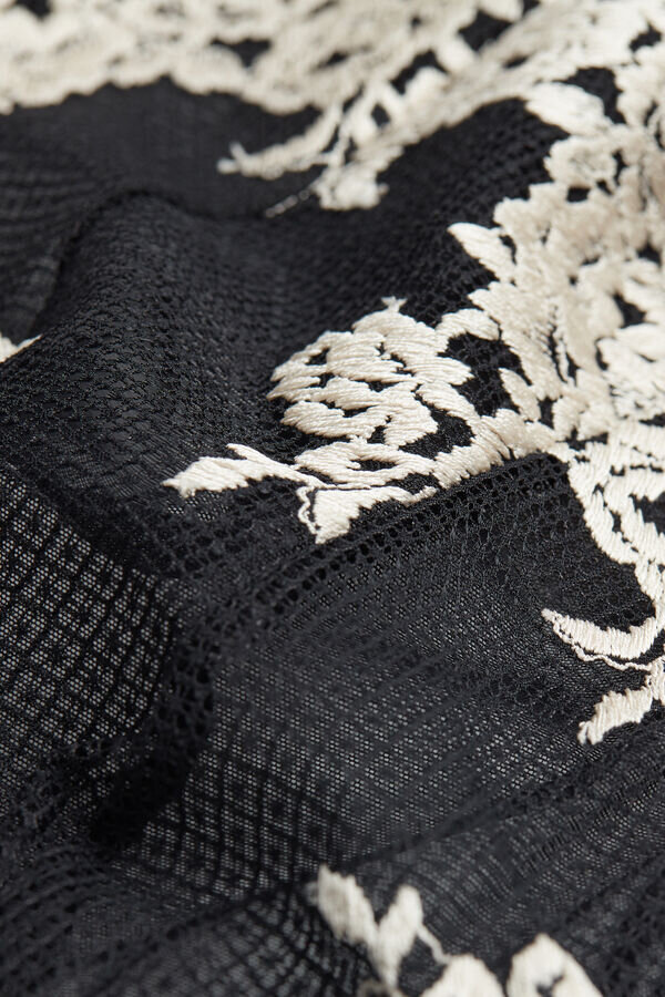 Lace Bodysuit i tyll och spets med vackra blommor Lace Bodysuit i tyll och spets med vackra blommor