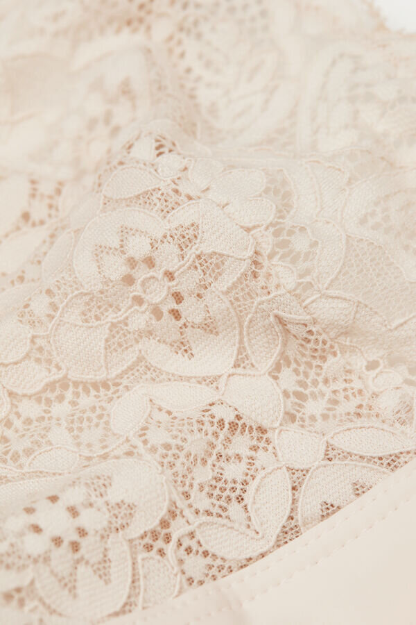 Lara spets-triangel-bh Lara spets-triangel-bh