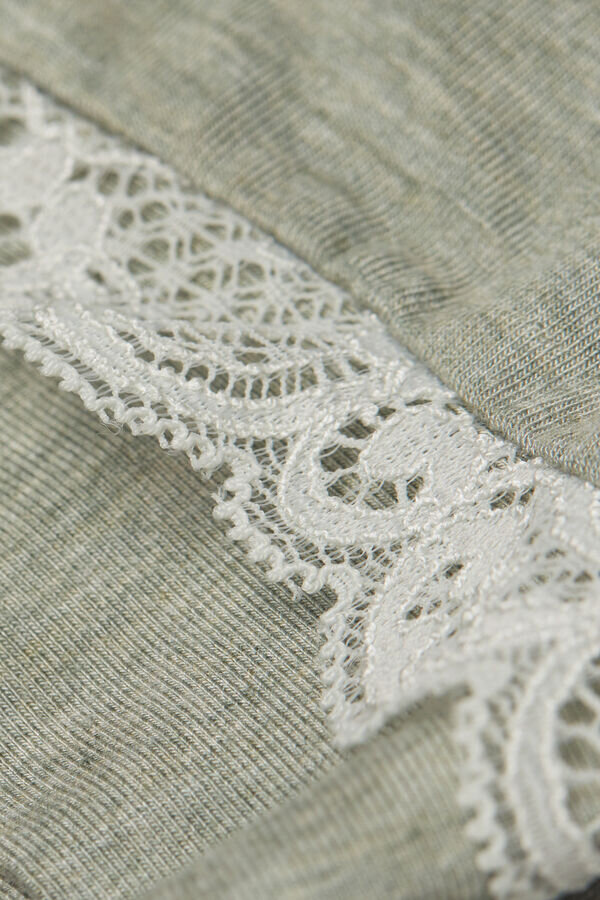 Lång pyjamas med spetsar i modal Lång pyjamas med spetsar i modal