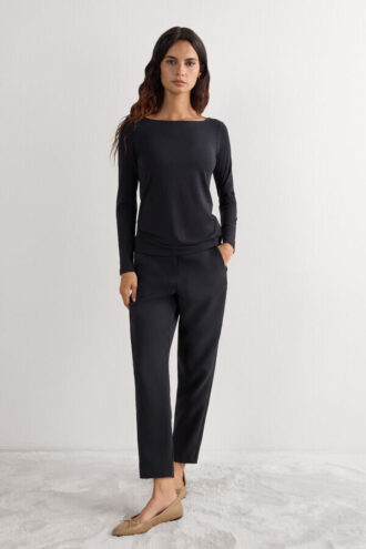 Långärmad topp med båthalsringning i mikromodal