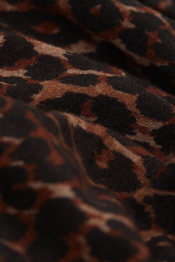 Långärmad topp med leopardmönster i ultralätt modal med kashmir Långärmad topp med leopardmönster i ultralätt modal med kashmir