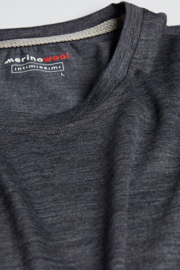 Långärmad topp med rund hals i merinoull Långärmad topp med rund hals i merinoull