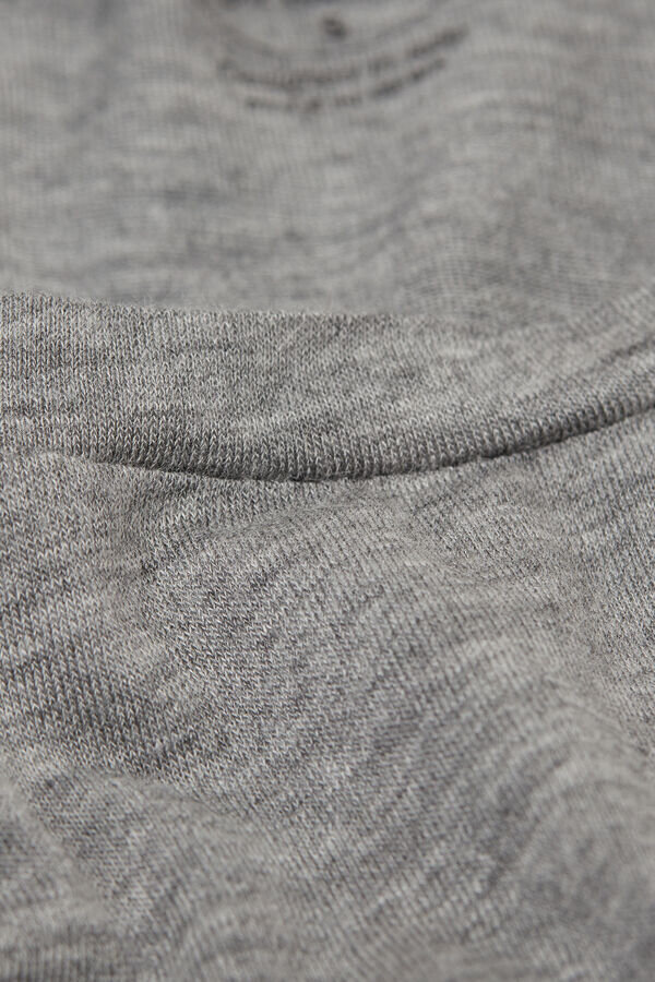 Långärmad topp med rund halsringning i ultralätt modal och kashmir Långärmad topp med rund halsringning i ultralätt modal och kashmir