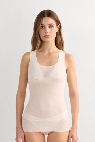 modal cashmere ultralight wide shoulder top 1 2 330x495 - Modal Cashmere Ultralight Wide-Shoulder Top