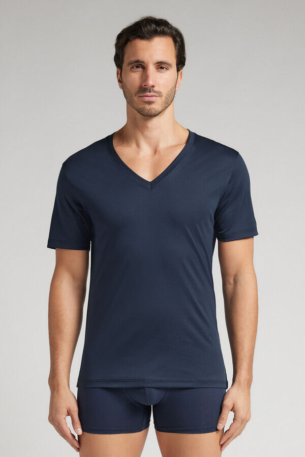 Premium-T-shirt i merceriserad bomull med V-ringning Premium-T-shirt i merceriserad bomull med V-ringning