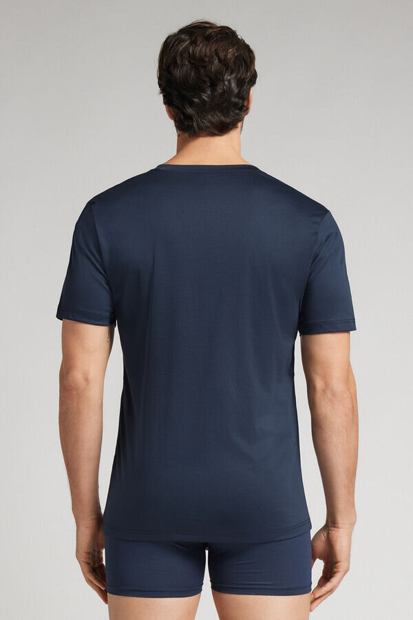 Premium-T-shirt i merceriserad bomull med V-ringning Premium-T-shirt i merceriserad bomull med V-ringning