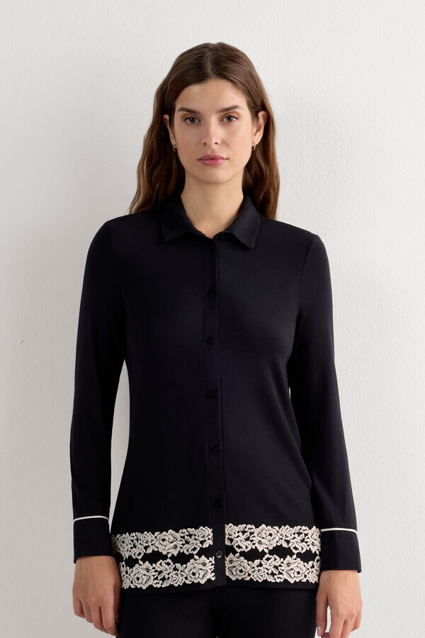 Pretty Flowers Button Up Shirt i modal Pretty Flowers Button Up Shirt i modal