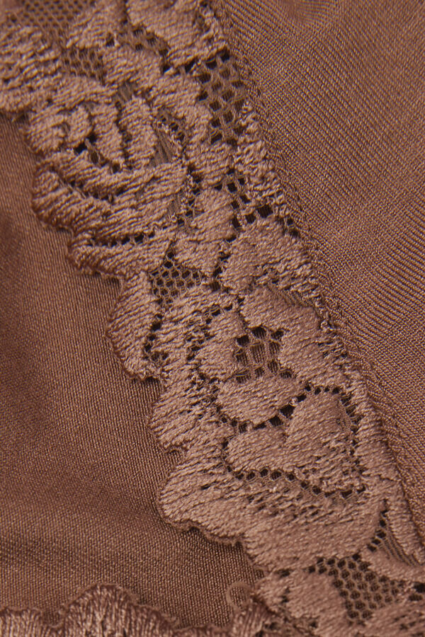 Pretty Flowers modal- och spetslinne Pretty Flowers modal- och spetslinne