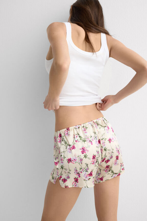 Silkeshorts med Pretty Flowers-mönster Silkeshorts med Pretty Flowers-mönster