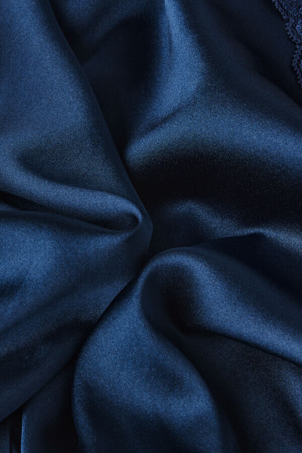 Silkeshorts med spetsar Silkeshorts med spetsar