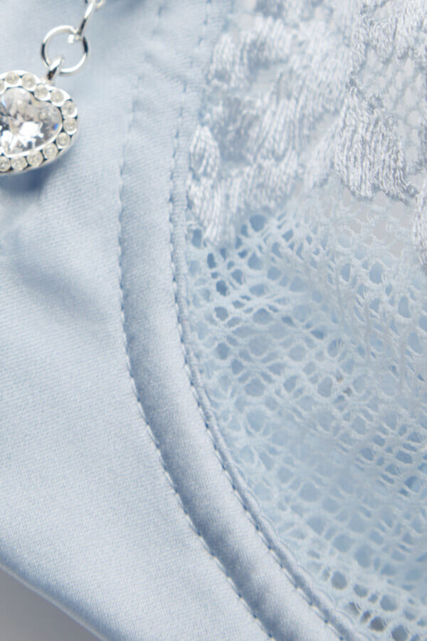 Silky Flowers Denise Balconette-bh i siden och spets Silky Flowers Denise Balconette-bh i siden och spets