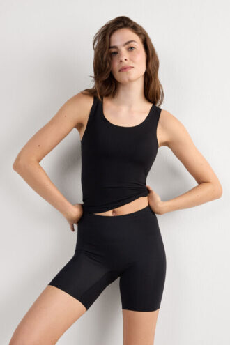 Sömlösa bomullsshorts med rå kant Sömlösa bomullsshorts med rå kant