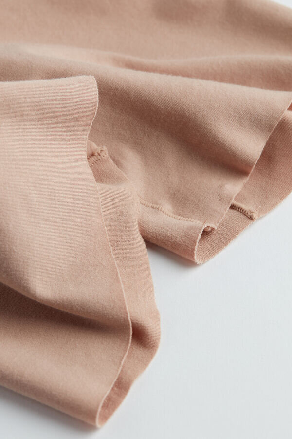 Sömlösa bomullsshorts med rå kant Sömlösa bomullsshorts med rå kant