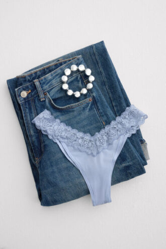 Spets och mikrofiber 80-talsstil Brazilian Spets och mikrofiber 80-talsstil Brazilian