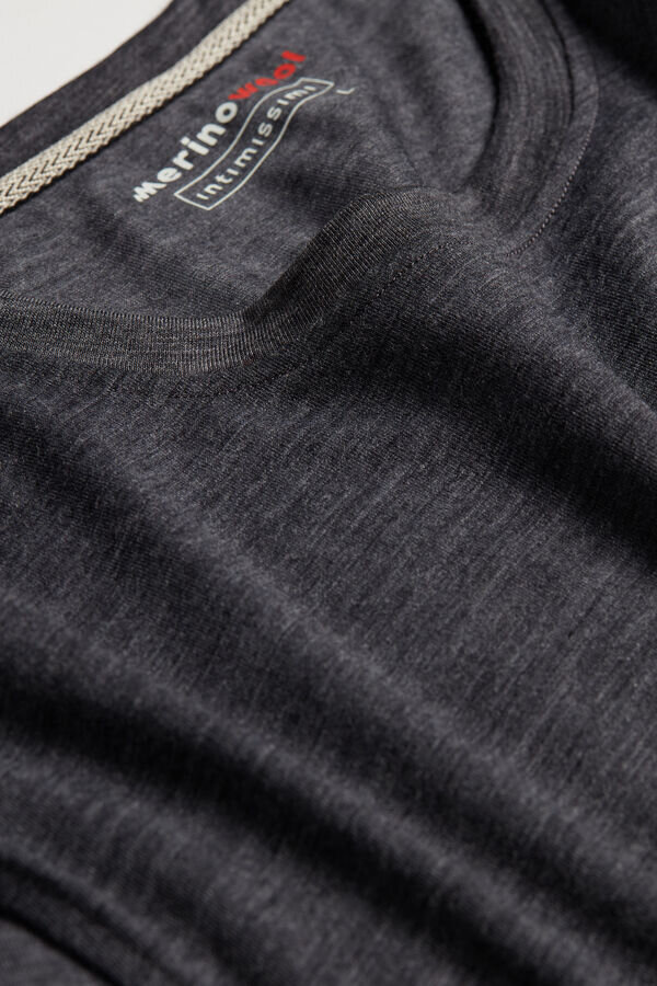 Stretchig kortärmad T-shirt i merinoull Stretchig kortärmad T-shirt i merinoull