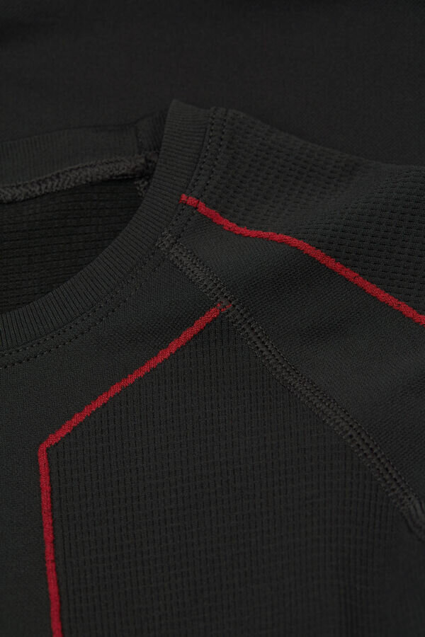 Teknisk sporttop med korta ärmar Teknisk sporttop med korta ärmar