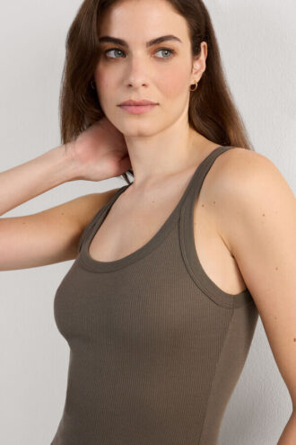 Topp i högkvalitativ bomull med racerback