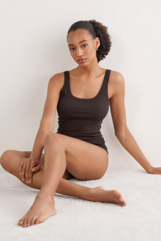 Topp i högkvalitativ bomull med racerback