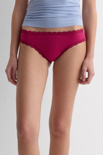 Trosor i bomull och spets Trosor i bomull och spets