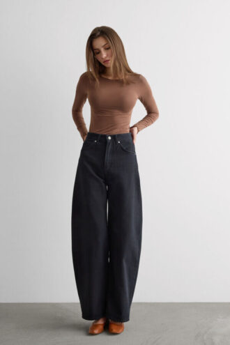 Ultralätt bomullströja med båthalsringning