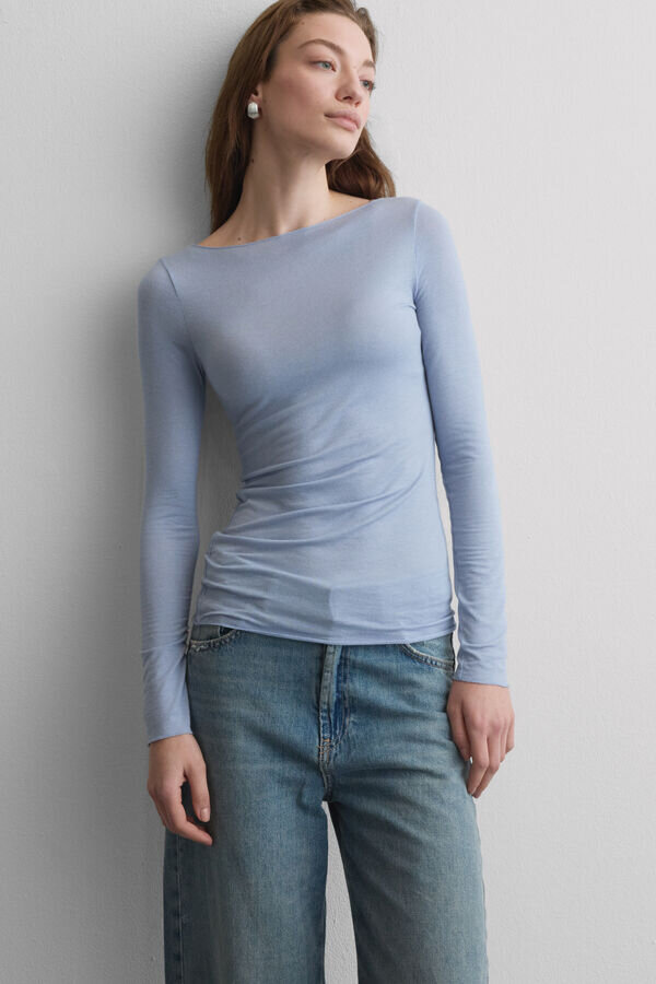 Ultralätt topp i modal och kashmir med båthals Ultralätt topp i modal och kashmir med båthals