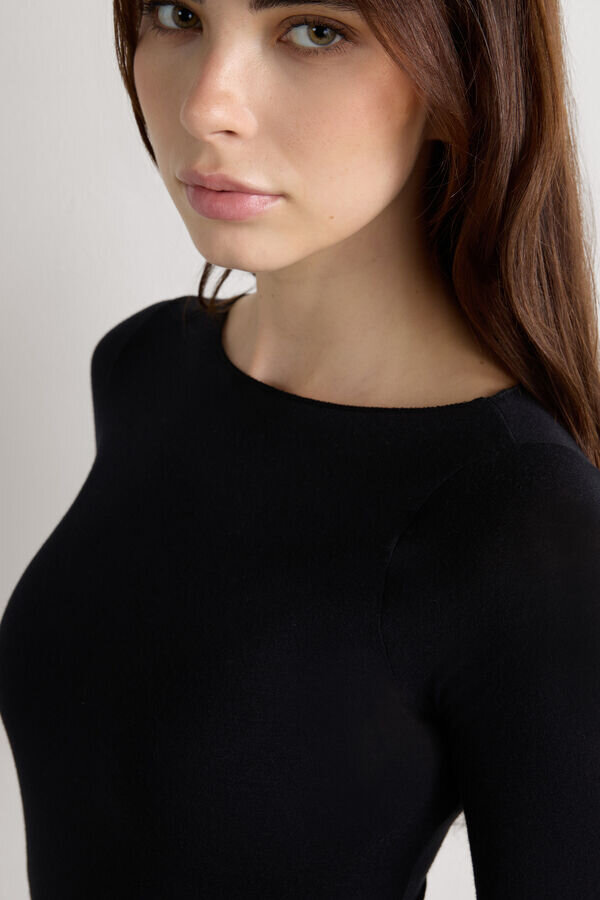 Ultralätt topp i modal och kashmir med båthals Ultralätt topp i modal och kashmir med båthals