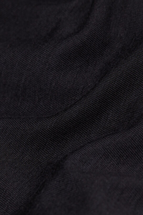 Ultralätt topp i modal och kashmir med båthals Ultralätt topp i modal och kashmir med båthals